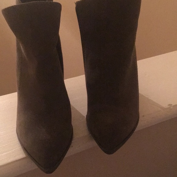 Guess olive green booties! - Picture 6 of 8